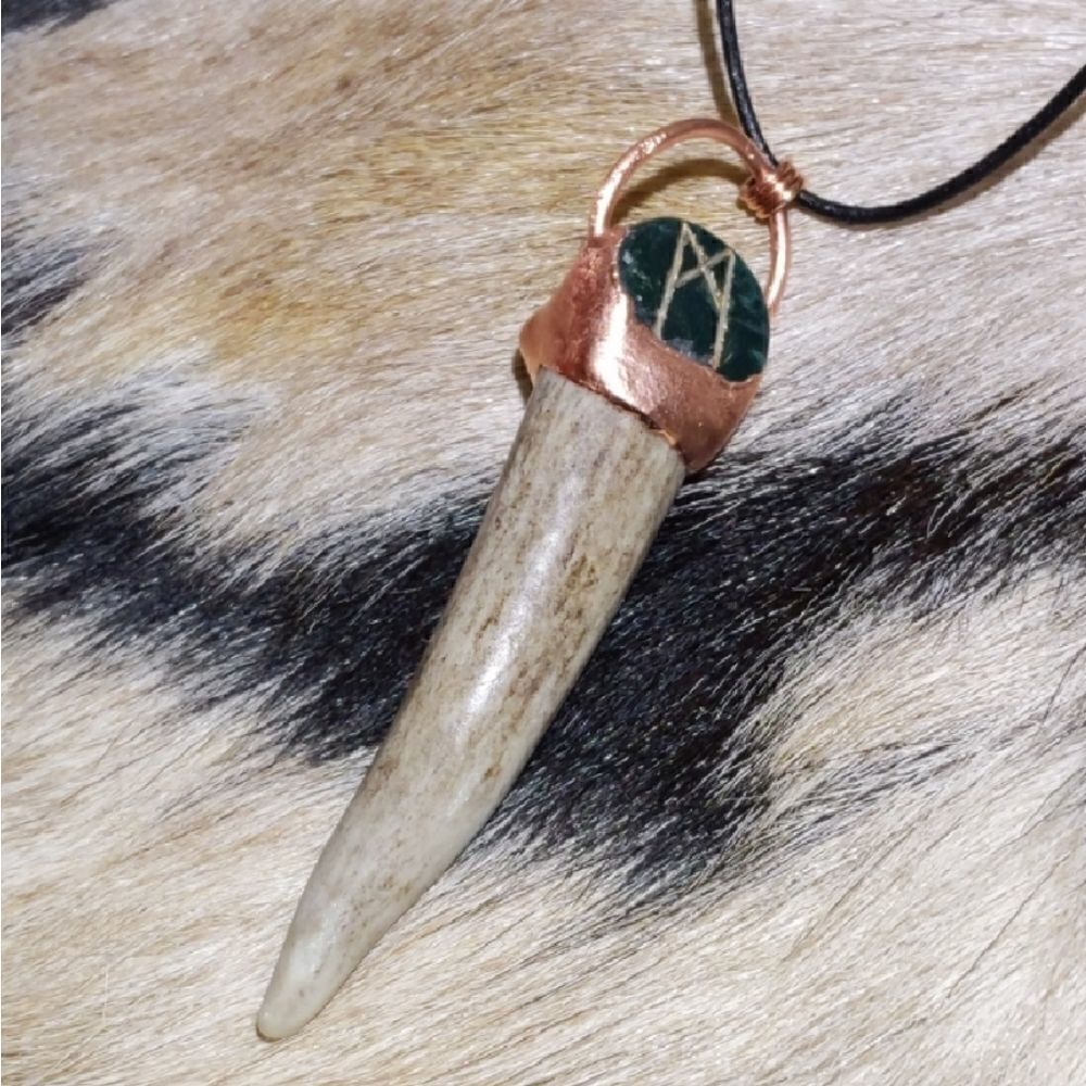 'Xetor' Bloodstone Mannuz Rune, Deer Horn & Octagonal Fluorite Necklace